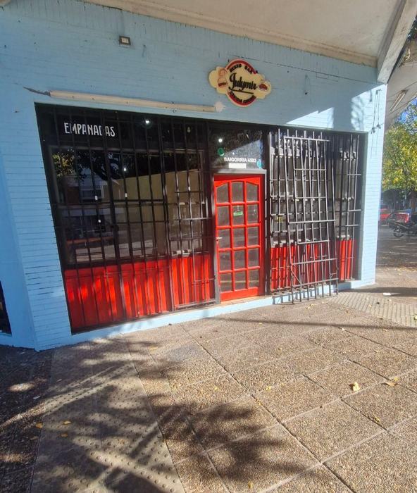 Local comercial en esquina en Villa Devoto, Baigorria 4500