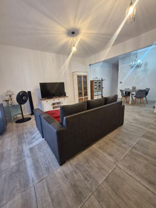 Casa de 4 ambientes con cochera en Monte Castro, Baigorria 4110
